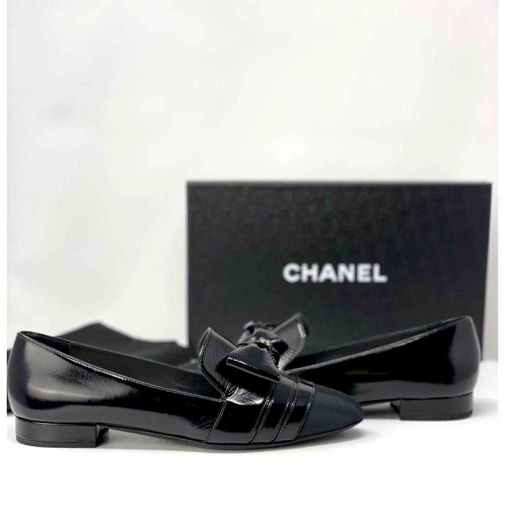 CHANEL black patent  leather bow loafers flats EURO 41C / USA 11C - Picture 10 of 14